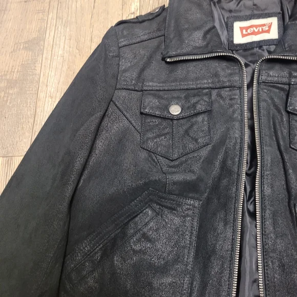 Levi's leather jacket pockets S - Picture 2 of 6